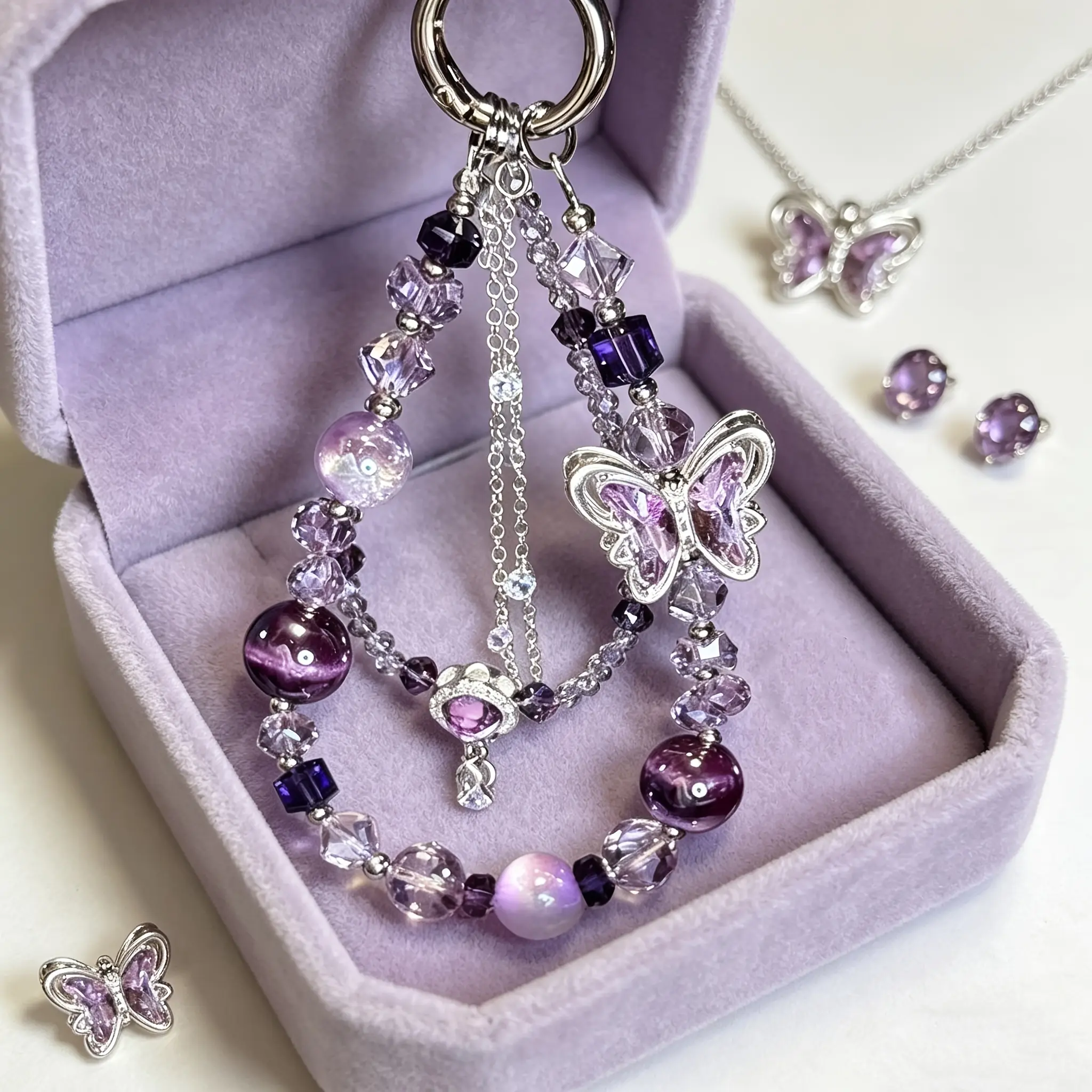 Butterfly Beaded Phone Chain Pendant, ElegantFashion Accessory, High-End Heart Bag ,Versatile Jewelry for All Occasions