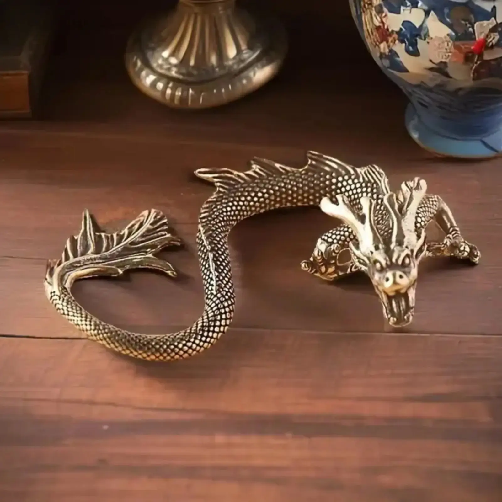 Solid Brass Dragon Figurine – Handcrafted Metal Desktop Ornament, Mini Modern Feng Shui Dragon Decor for Living Room, Office, Bookshelf & Tabletop Display, Lucky Collectible Art Statue