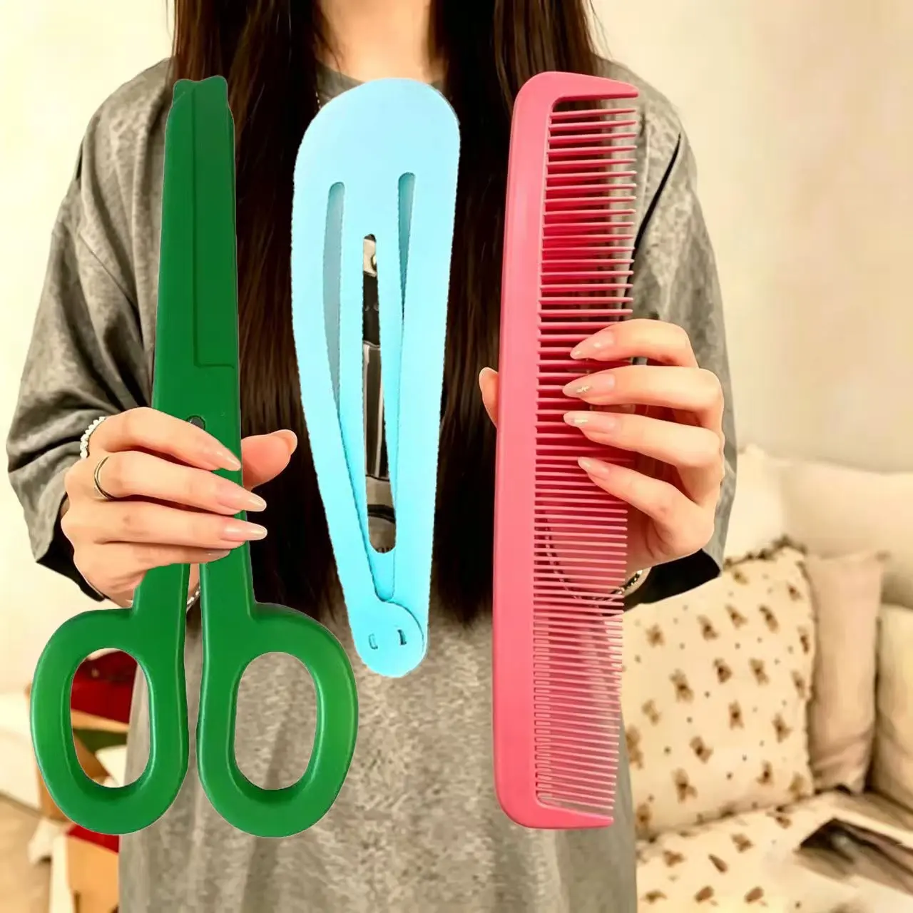 Three-Piece Set: Giant Hair Clip + Giant Comb + Giant Scissors, Cute Button Hair Clip, Fun Large Accessories, Party & Photo Props, Trendy Gift