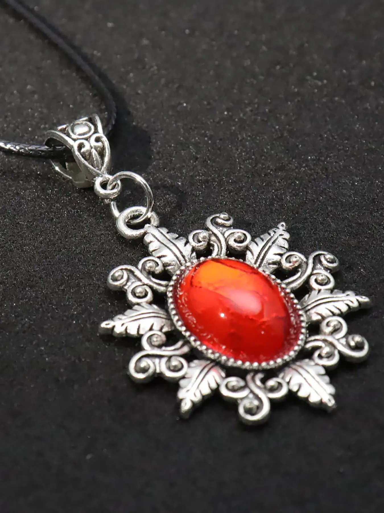 Vintage Hollow Out Ruby Oval Pendant Necklace, Gothic Court Pattern Leather Rope Chain, Unique Dark Retro Daily Wear Jewelry