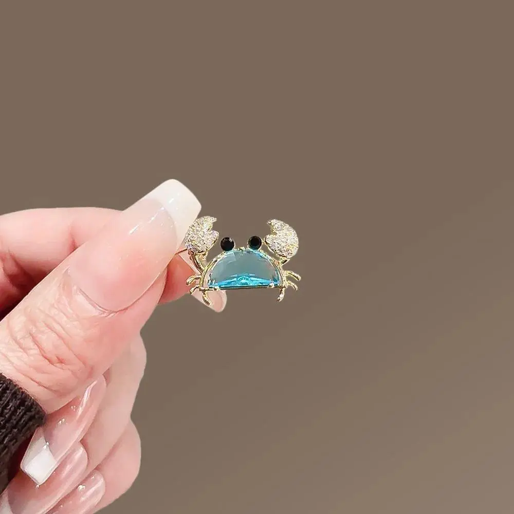 Exquisite Mini Crab Brooch Transparent Shiny Cute Design Brooch Collar Buckle Chic High-end Clothing Accessories Gifts