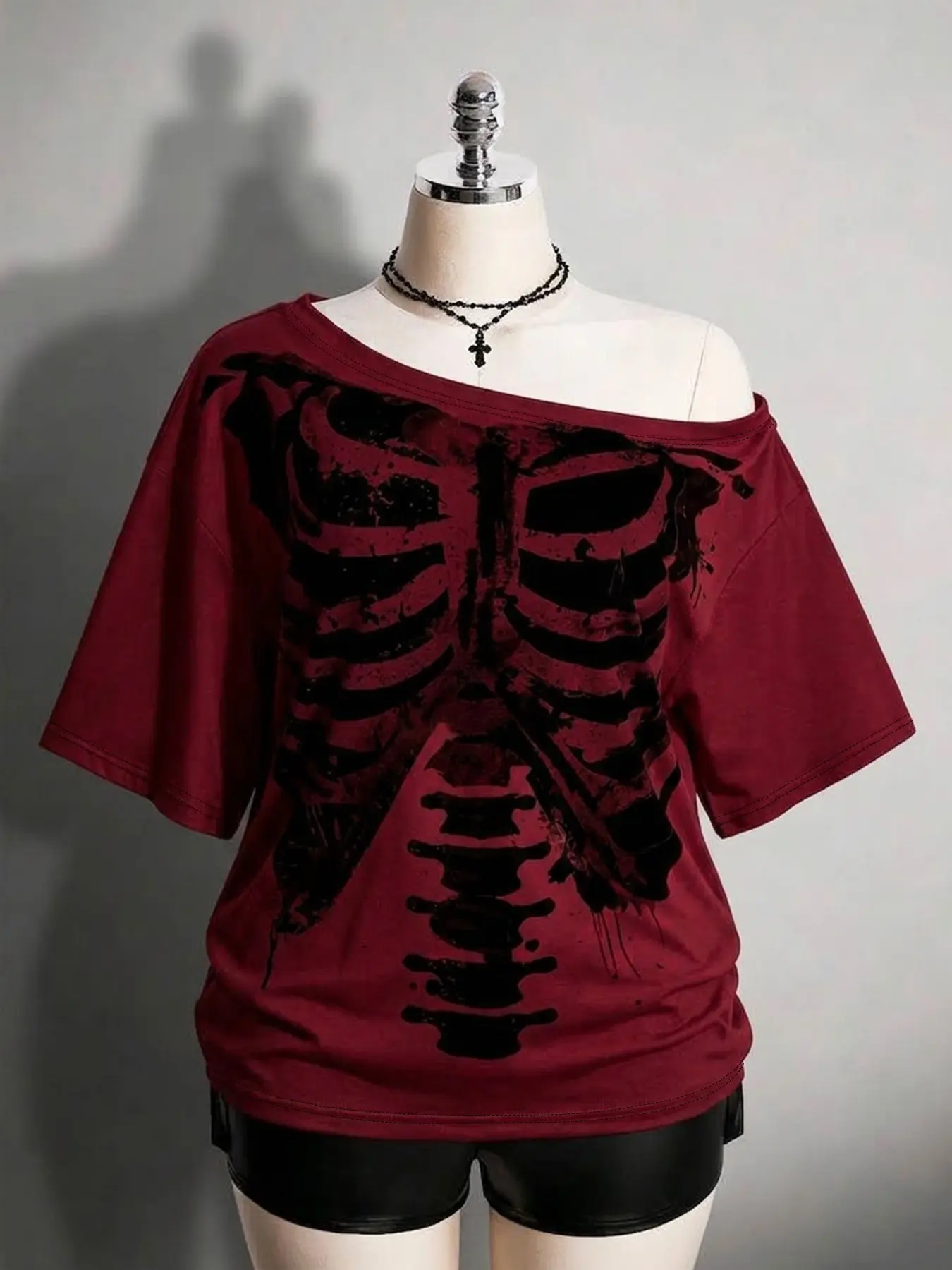 Women's Skeleton Ribcage Graphic Off Shoulder T Shirt Y2K Gothic Grunge Oversized Streetwear Short Sleeve Top for Women Concert, Party and Daily Wear