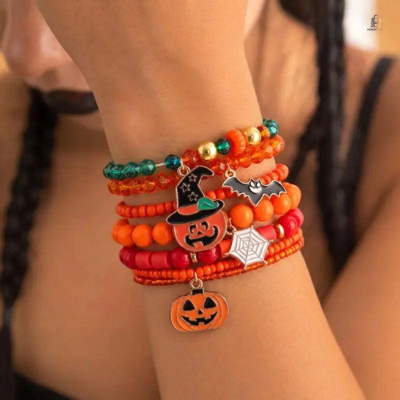 7-Pack Halloween Beaded Bracelets Set - Spooky Pumpkin-Motif, Spider, Bat Beaded Strands with Multiple Styles, Festive Look Costume Jewelry Accessory for Party Use