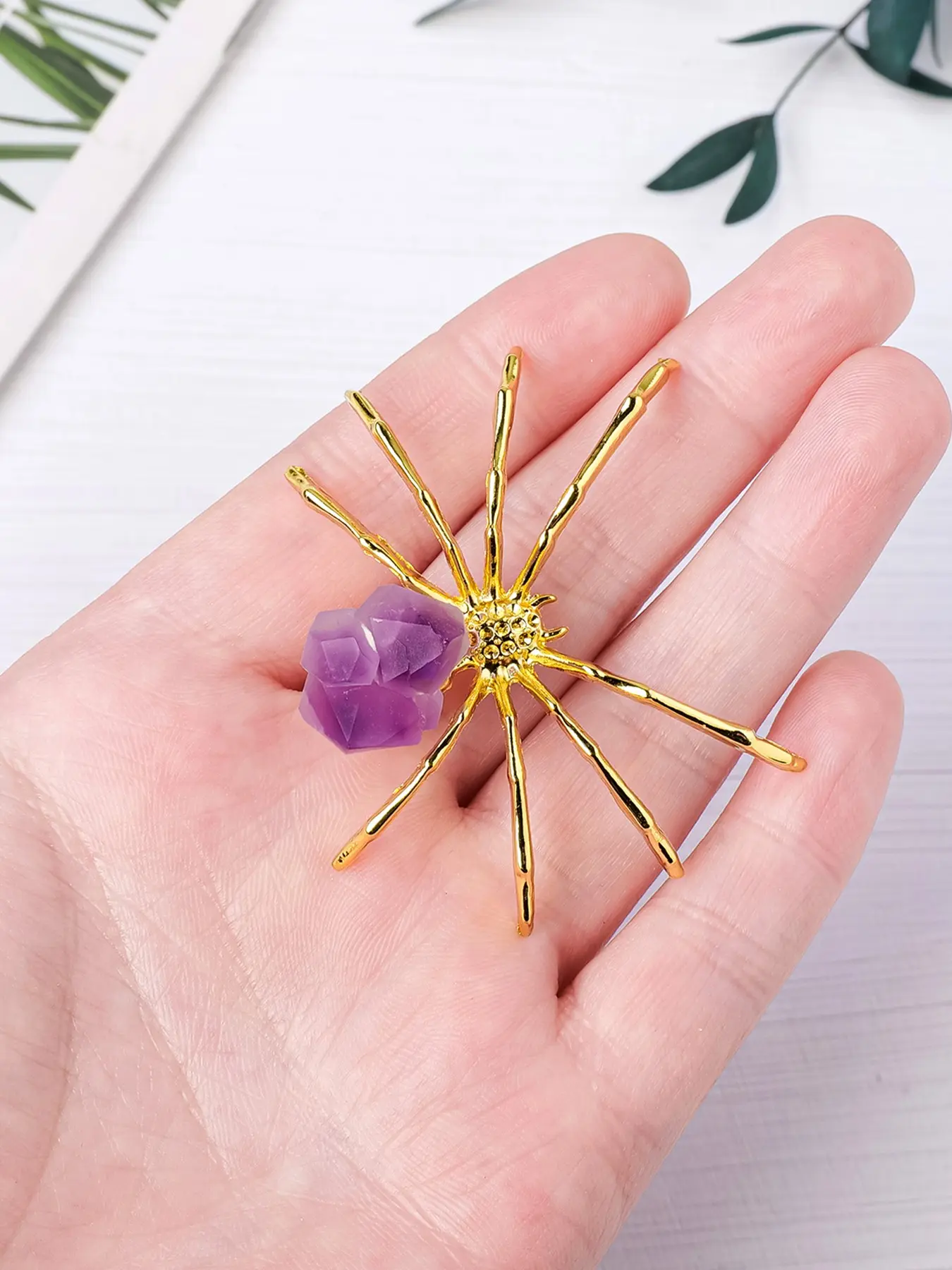 Gothic Style Raw Amethyst Cluster Spider Ornament, Fantasy Halloween Crystal Home Decor, Eye-Catching Crystal Decoration for Home