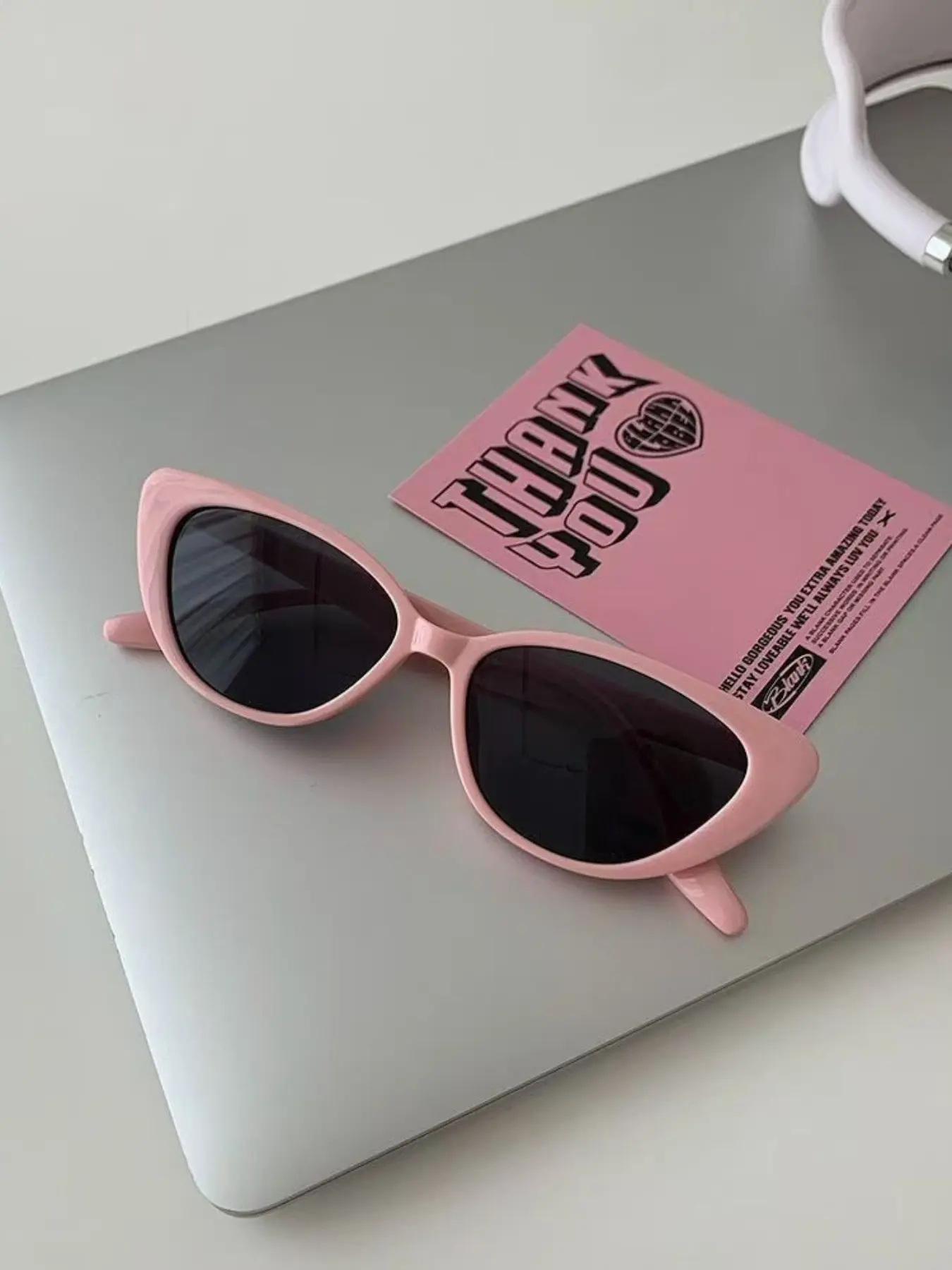 [Summer Refresh] Vintage, Versatile Cat-Eye Pink Sunglasses: Trendy Influencer-Style Sunglasses for Women—Unique, UV-Protective, Face-Slimming Frame, Fashionable, Vintage Socialite-Style Women's Sunglasses