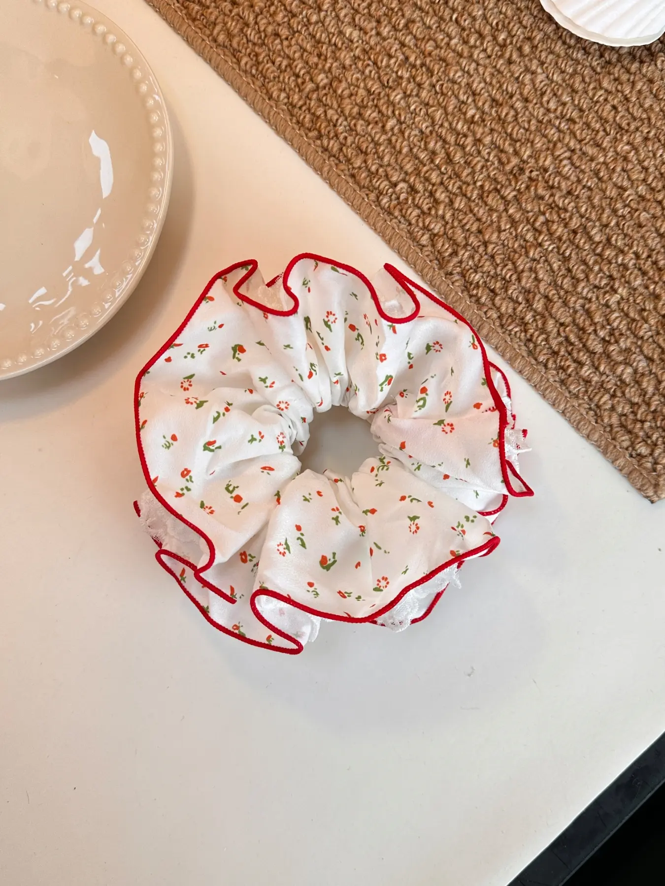 Korean Soft Red-White Floral Ruffle Scrunchie, Vintage Chic Fabric Hair Tie, Unique Atmosphere, Versatile Commute Hair Accessory for Women