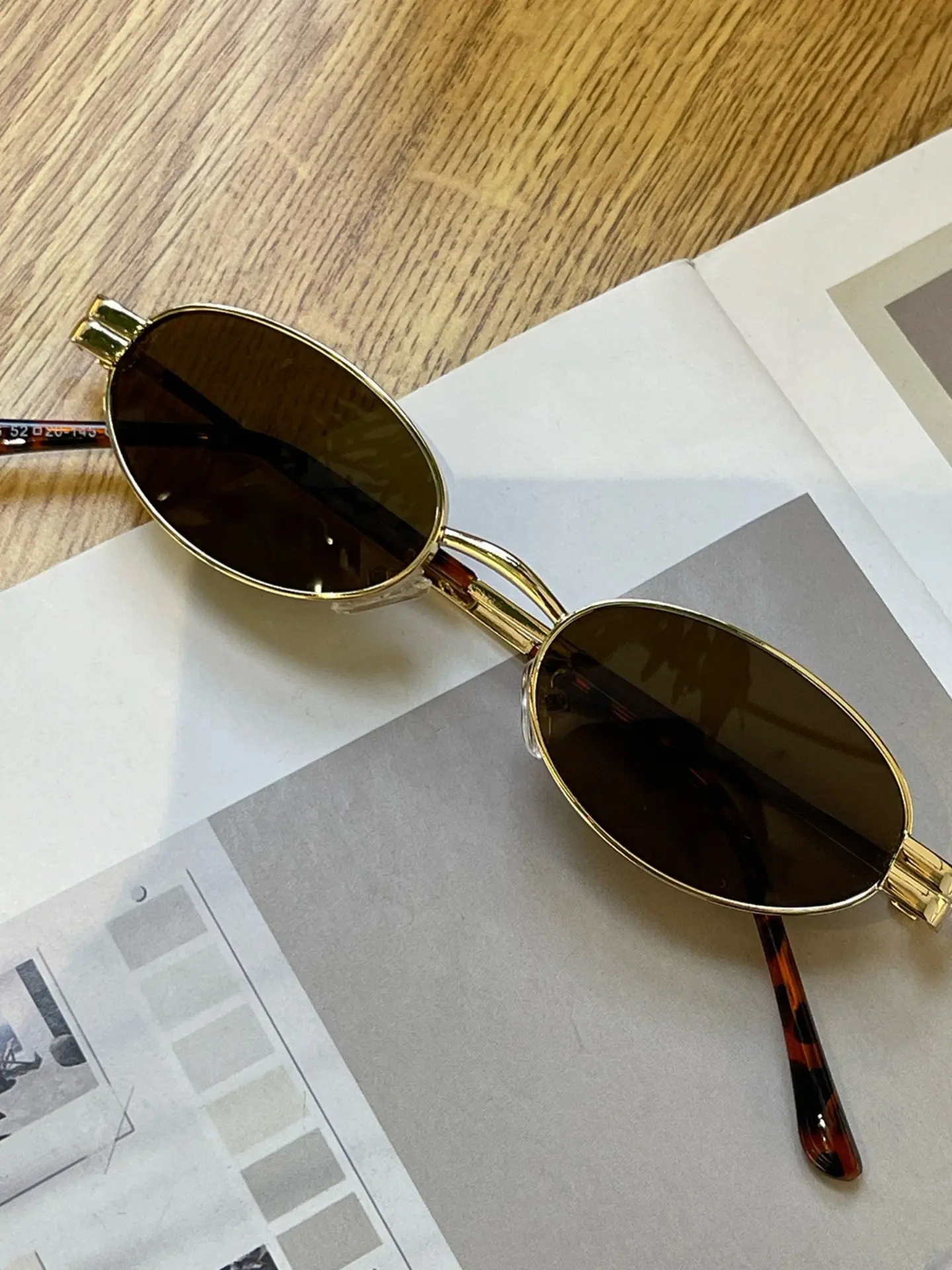 Oval Silver Color Thin Frame Stylish Glasses for Women, Blue Light Blocking, Small Frame, Vintage Style, Decorative Lens, All Seasons
