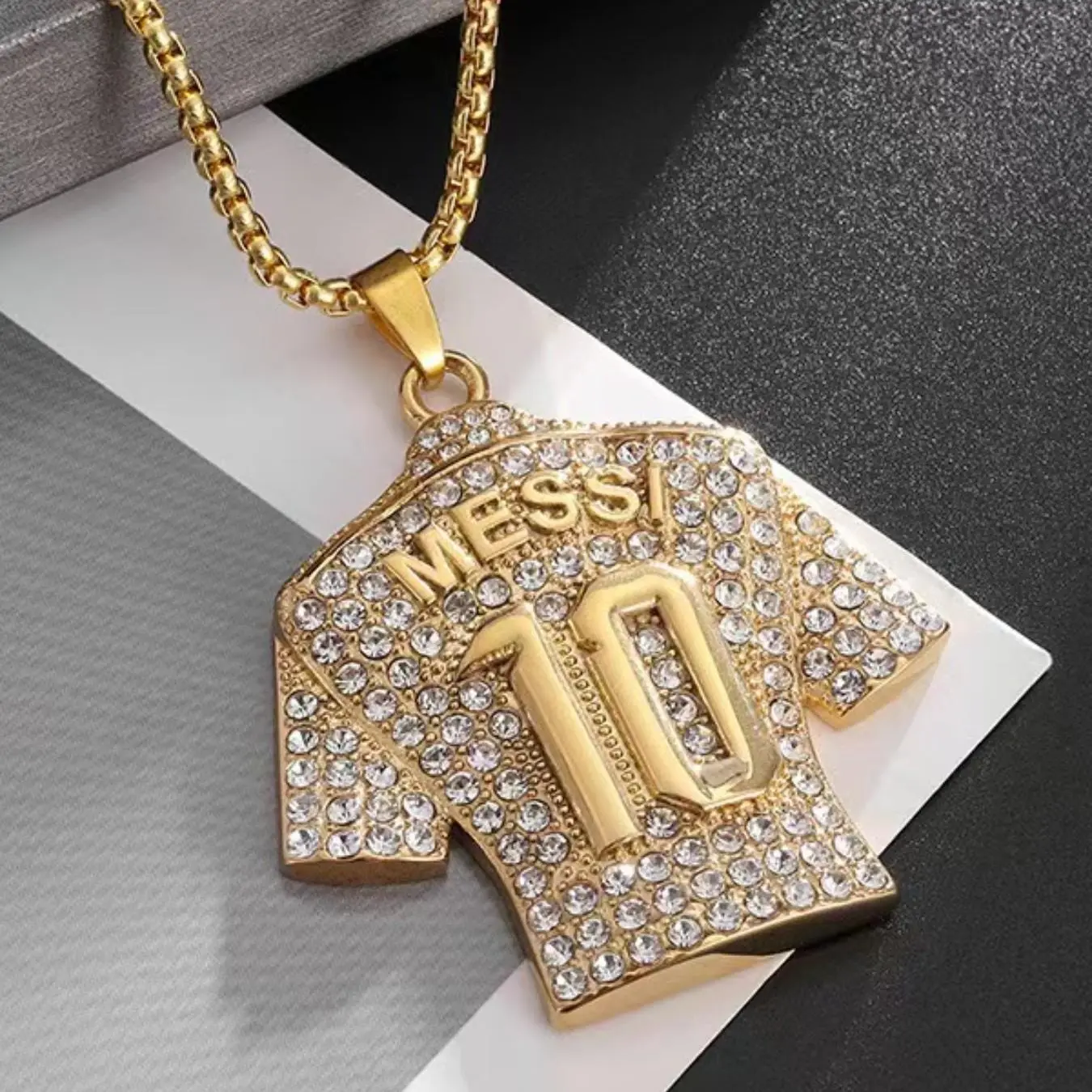 New Hip Hop Jewelry Rhinestone Football Messi 10 Jersey Pendant Necklace, Stylish Accessory for Sports Fans, Unique Gift Idea