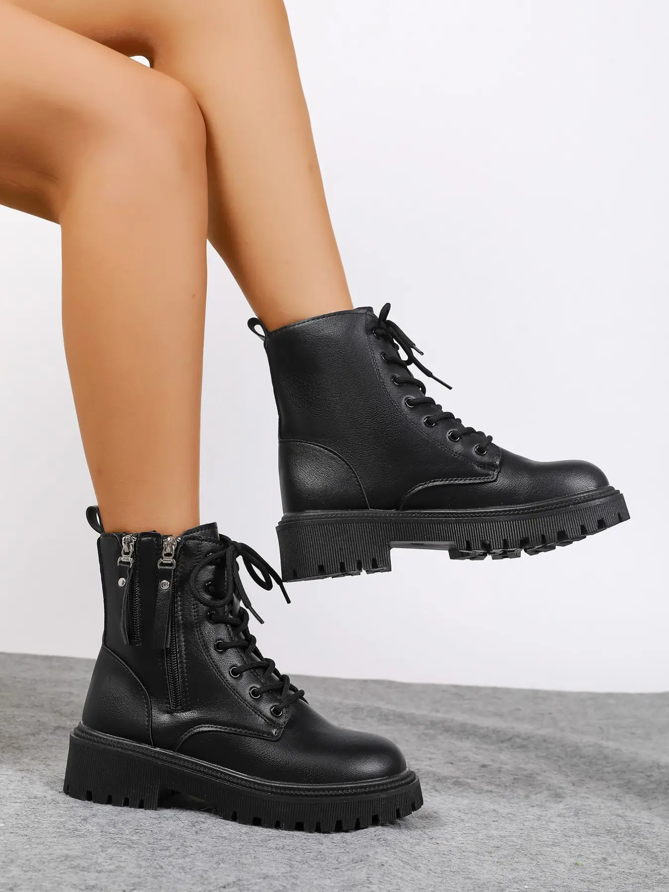 2026 New Dual Zip Thick Sole Platform Chunky Boots, Glossy Leather, Height-Boosting Chunky Heel, Lace-Up Motorcycle Boots, Fall Winter Fashion Women's Shoes