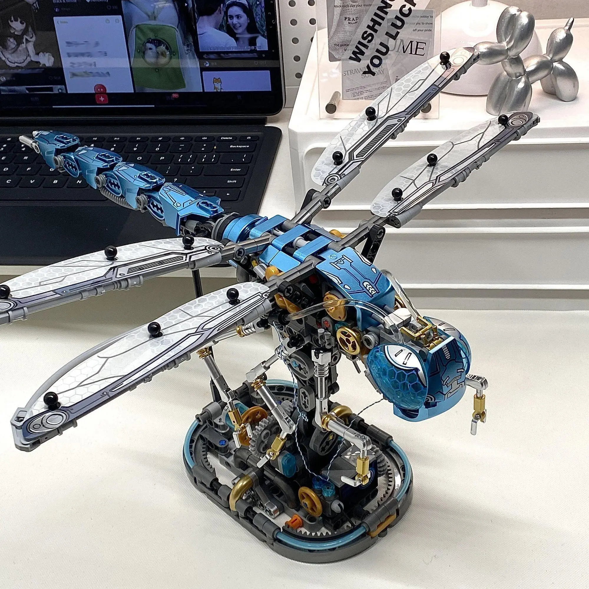866 Piece Mechanical Dragonfly Building Block Set, Cyberpunk Style Collectible, Desktop Decor, Perfect Birthday Gift