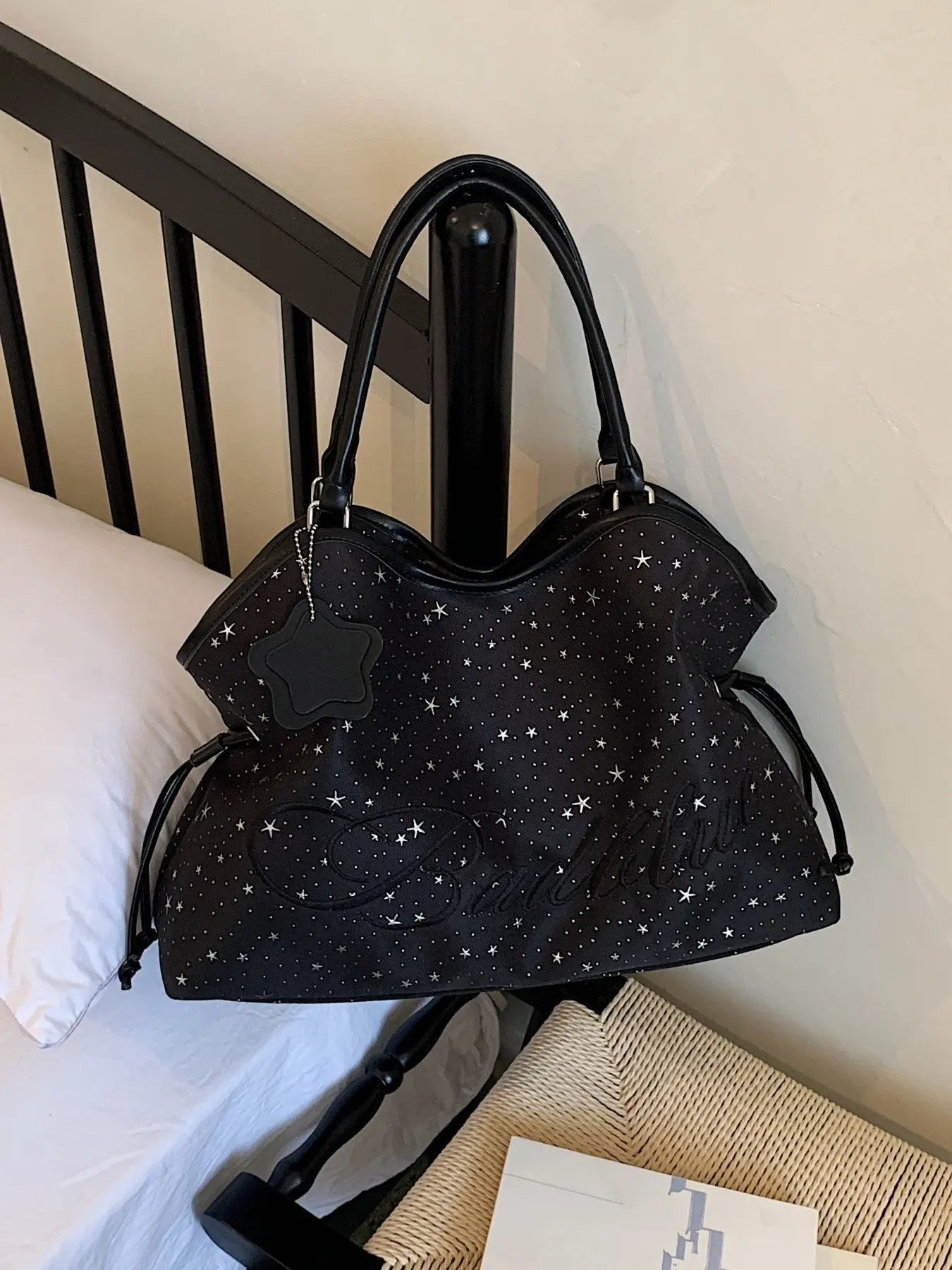 Fashion sweet girl style cute gypsophila shoulder bag, with star charms and drawstring design on both sides, large capacity daily travel handbag, Fashionable Shoulder Bag