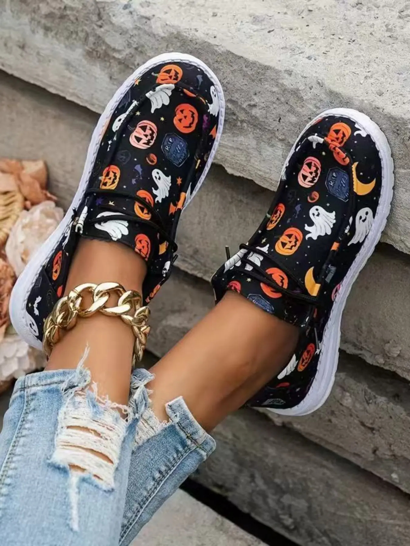 Halloween Pumpkin Ghost Print Lightweight Breathable Soft Canvas Shoes, Breathable Slip Ons, Stretchy Slip-On Design, Comfortable Non-Confined Feet, Full Halloween Theme