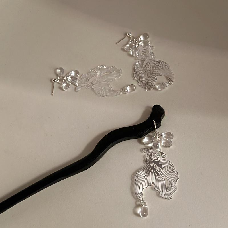 Silver Needle New Chinese Style Resin Koi Earrings, Small and Unique, Minimalist Design, National Style, High-End Earrings for Women Wholesale