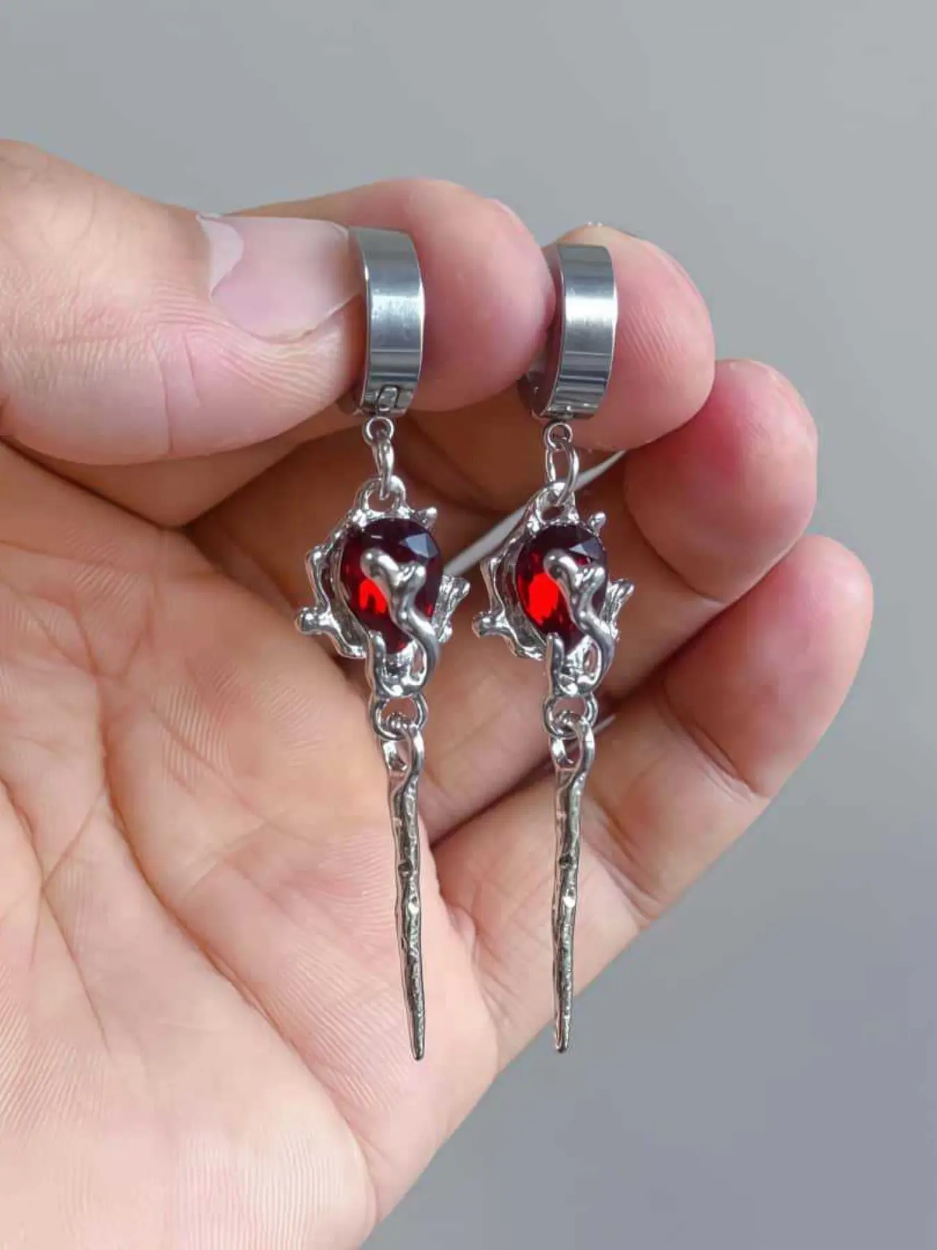 1 Pair Gothic Red Teardrop Stone Spike Dangle Hoop Earrings, Dark Style Irregular Long Drop Ear Buckles, Women Punk Street Decorative Fashion Dangle Earrings Ear Jewelry