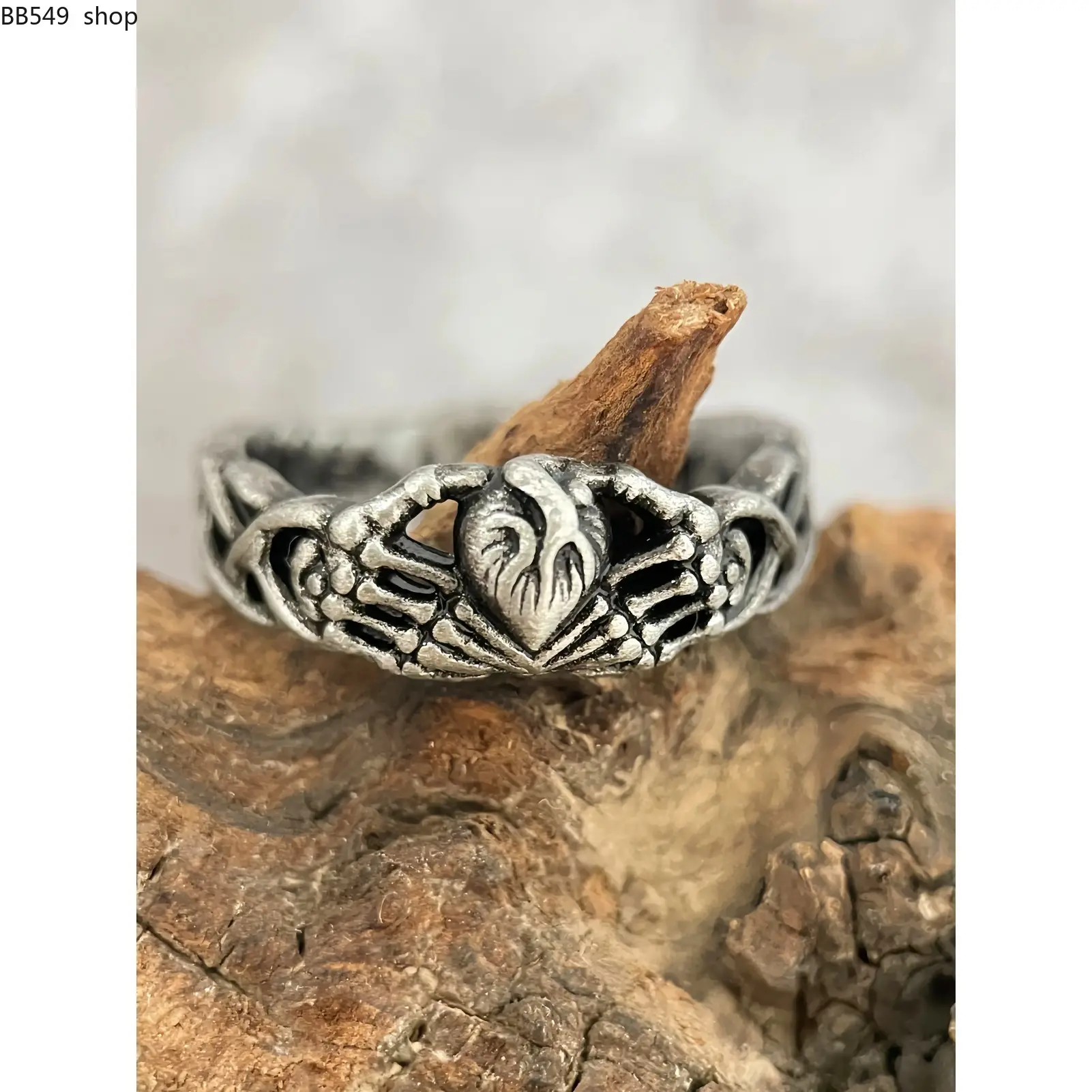 Punk Viking Black Skeleton Hand Ring for Men Women Dark Gothic Punk Style Ring Wedding Engagement Promise Ring Couple Valentine's Day Halloween Jewelry Gift Dark Aesthetic Rings