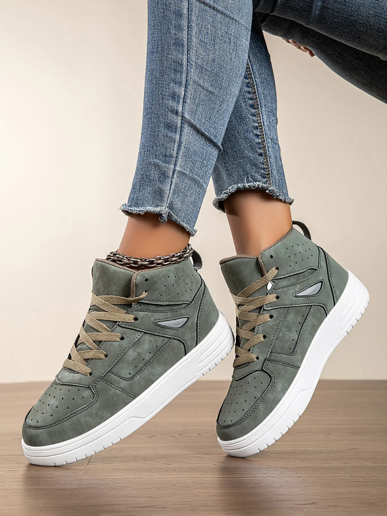 Women's High Top Lace-Up Solid Color Breathable Sports Shoes, Comfortable Lightweight Fashion Thick Sole Skateboard Shoes, Outdoor Walking Shoes, Height-Increasing Shoes
