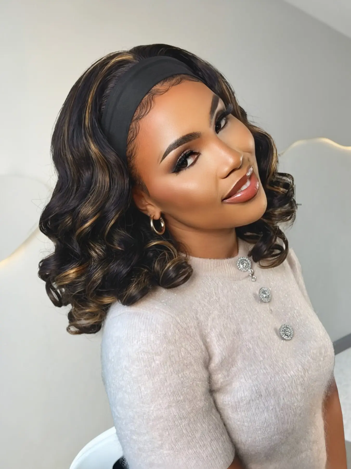 14 Inch Curly Headband Wig for Women Highlight Brown Loose Wavy Headband Wigs Lightweight Curly Wig for Daily Use, Halloween, Party, Etc