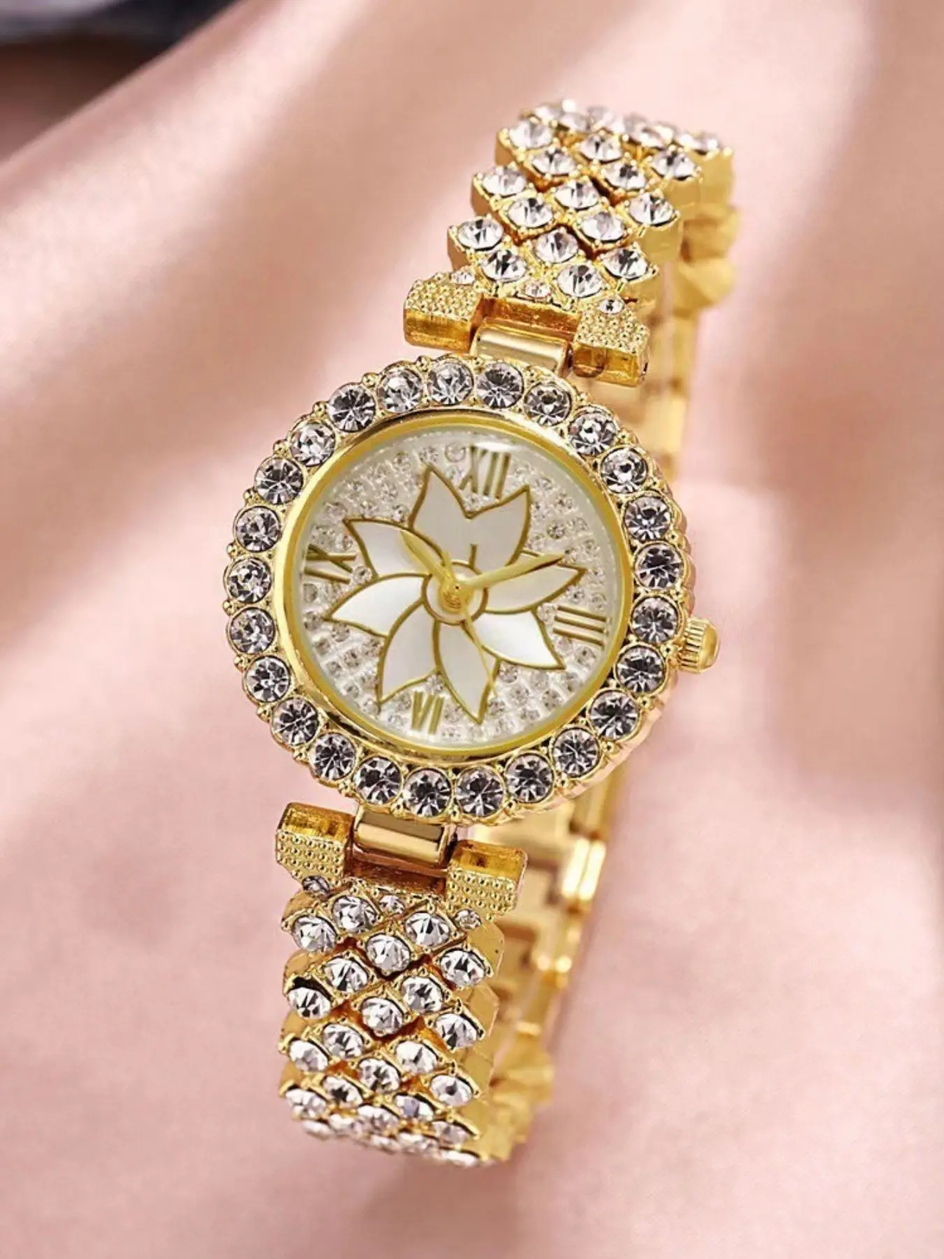 Women's Starry Sky Bracelet Watch, Vintage Rhinestone Flower Design Quartz Watch, Floral Roman Numerals Dial, Fashionable Ladies' Watch