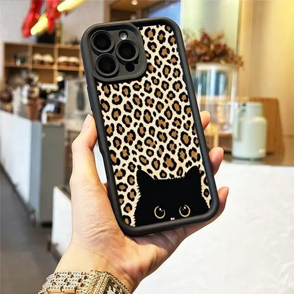 Peekaboo Cat phone case artwork