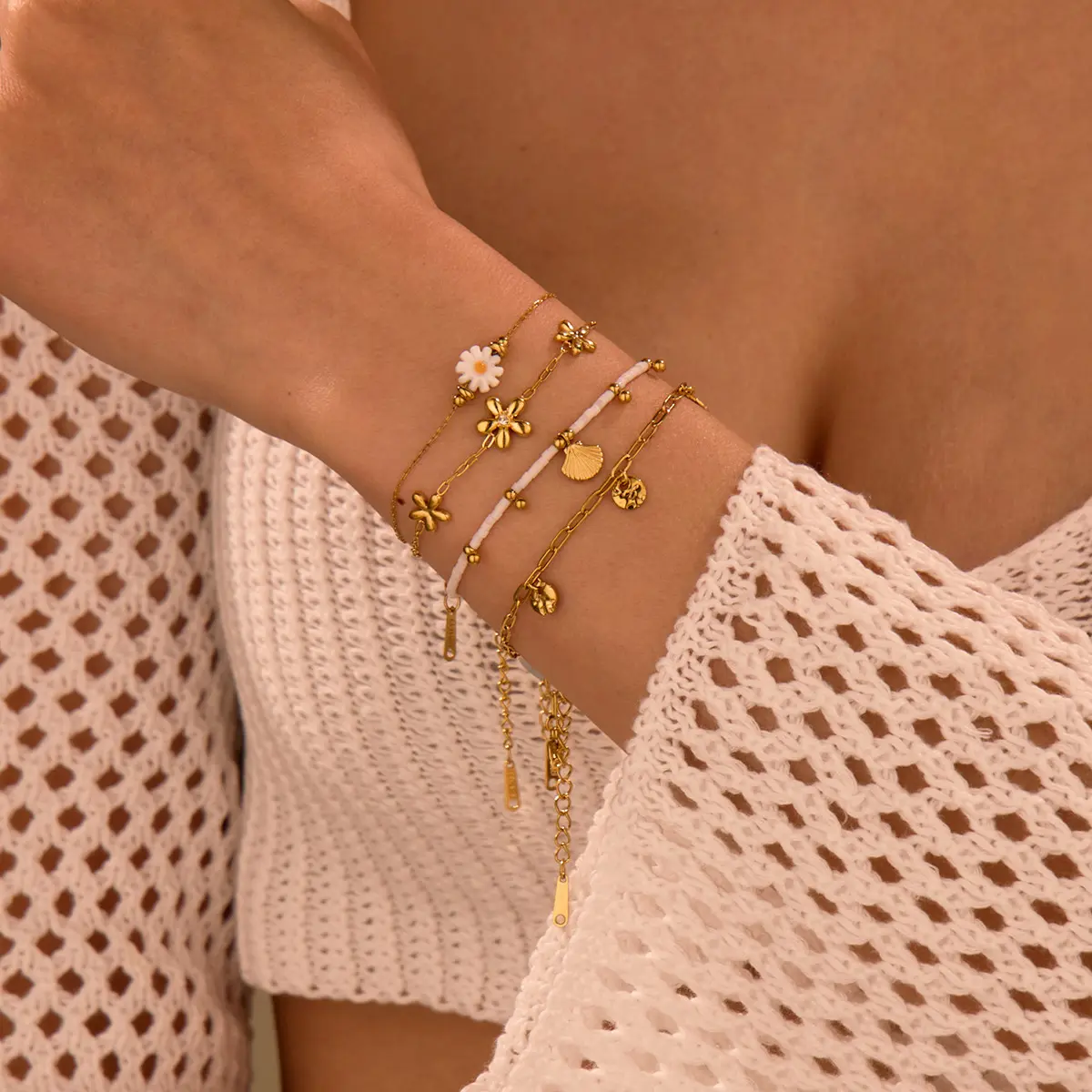 18K Gold Plated Layered Bracelet Set Waterproof Stainless Steel Seashell Pearl Enamel Daisy Charm Chain Boho Summer Beach Jewelry Gift for Women