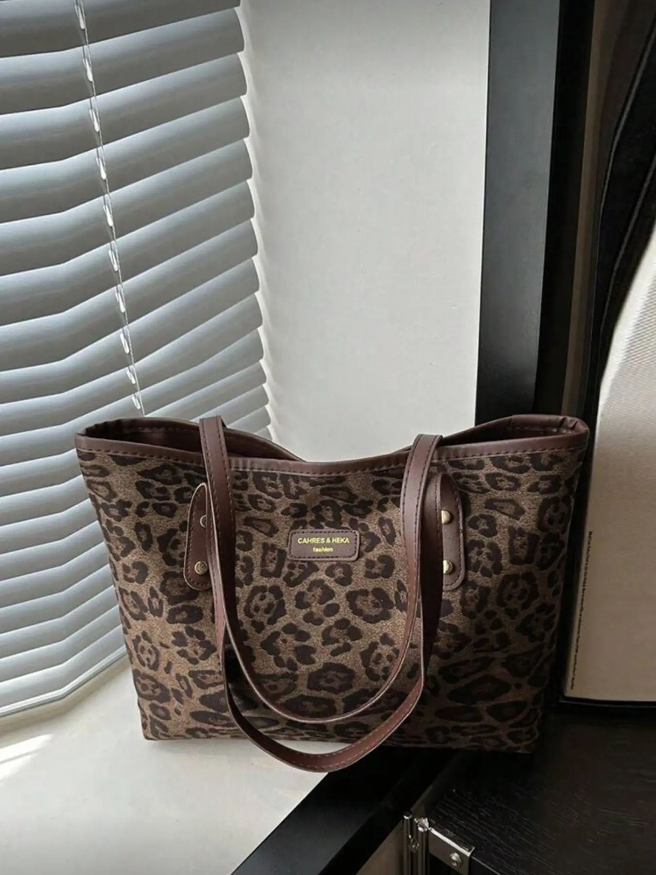 Nylon Fabric Smooth Zipper Leopard Print Studded Multifunctional Large Capacity Backpack, Retro Women’s Bag for Daily Use, New Autumn Winter Fashion Trend