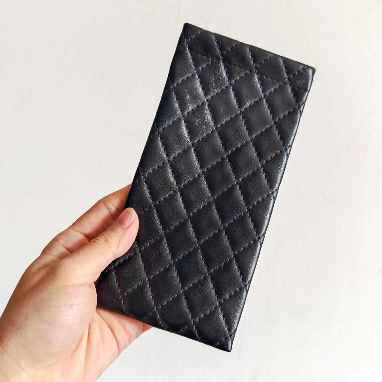 Women's Fashion Quilted Eyewear Case, Soft PU Leather Sunglasses Pouch, Flexible Closure, Protective Lens Cover, Perfect Gift