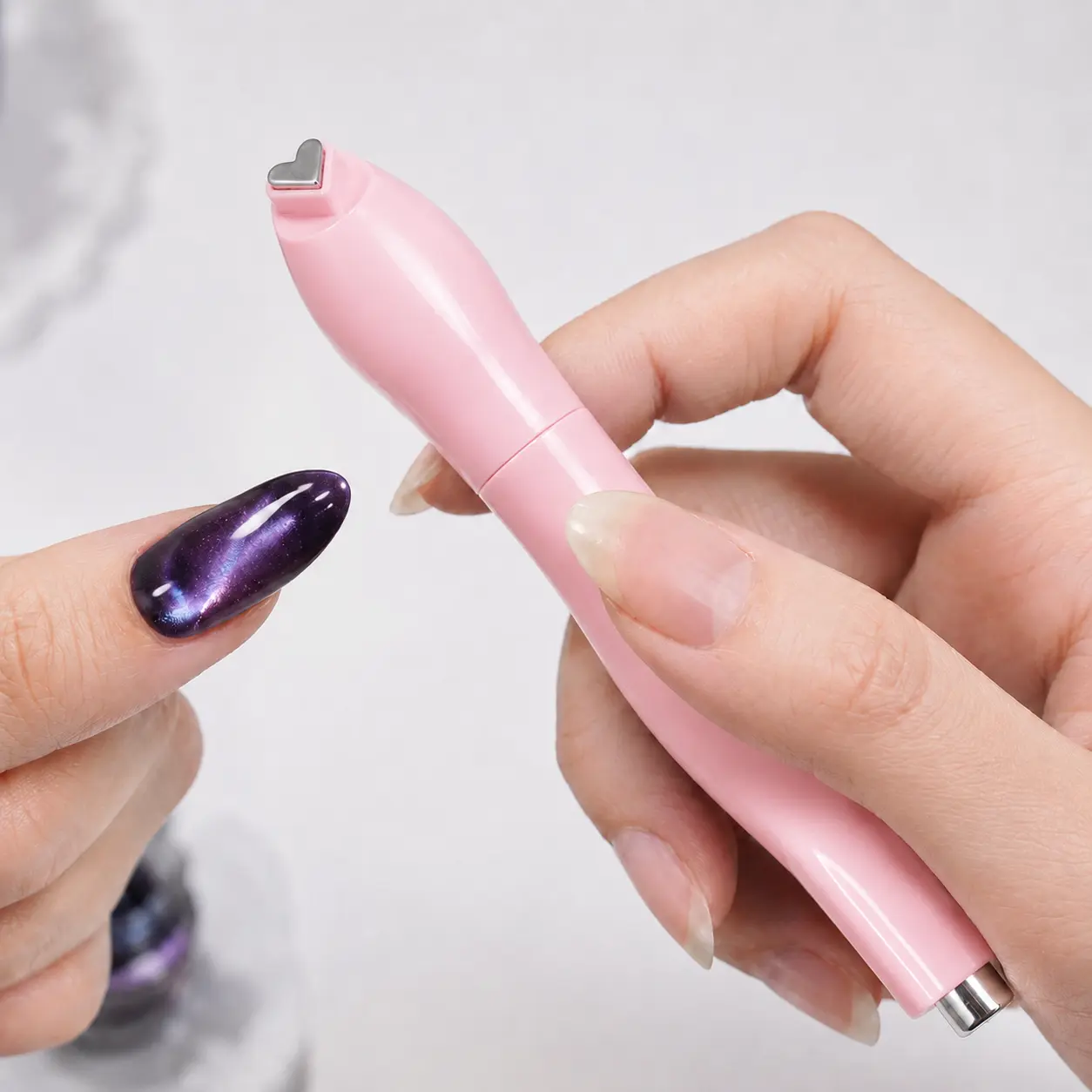 3-in-1 Cat Eye Nail Magnet Tool, Magnetic Pen for Gel Polish, Heart Line Nail Art Stick for Home Salon Manicure,costume
