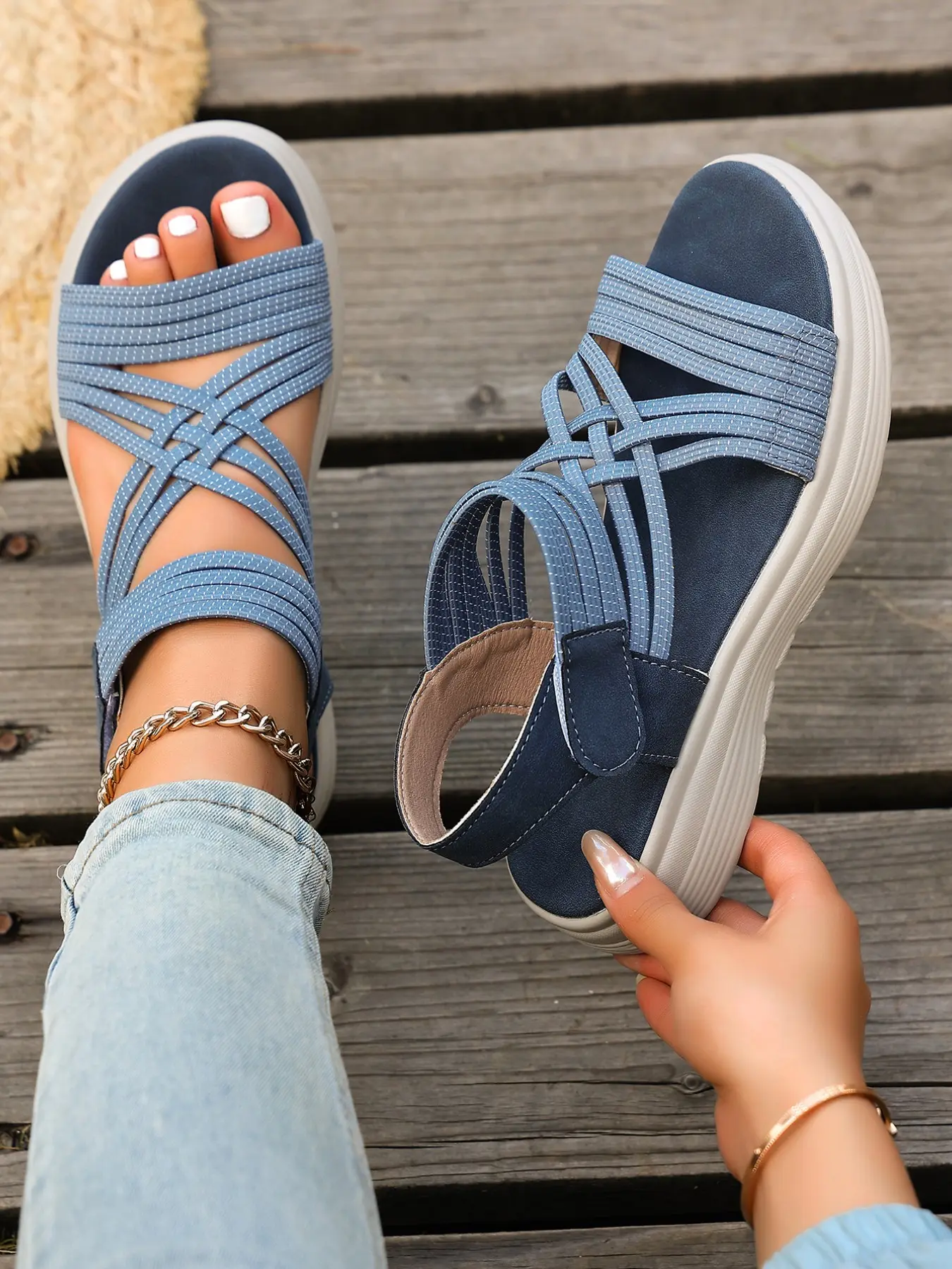 Women's Sport Walking Sandals, Woven Criss Cross Open Toe Platform Sandals with Adjustable Hook and Loop Strap for Travel, Outdoor and Daily Wear