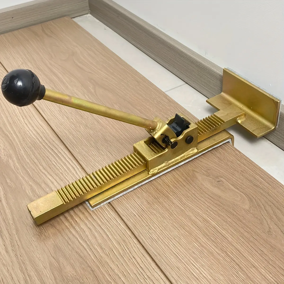 14 inch heavy-duty pull rod for wooden floor installation - professional metal tool with adjustable handle, perfect for flooring projects, flooring tools |   adjustable pull rod |   durable structure, flooring tools