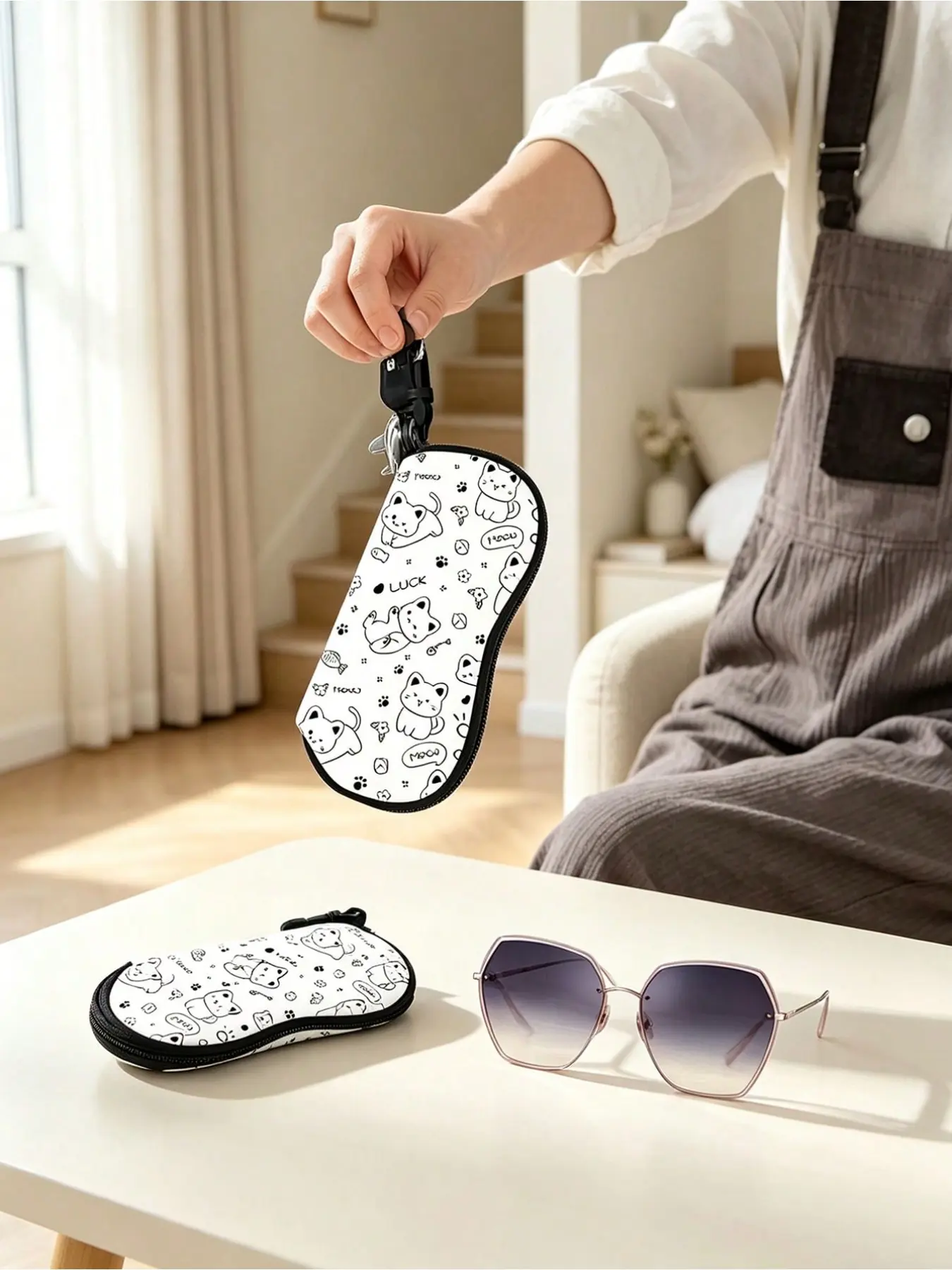 Cute Cartoon Cat Print Sunglasses Case, Portable Zipper Sun Glasses Bag, Lightweight Eyewear Box for Girls, Travel Outdoor Lens Organizer, Sweet Gift