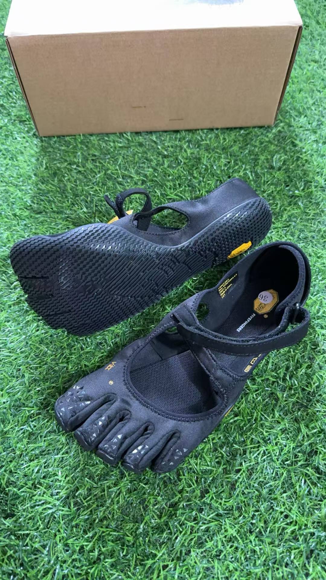 Five-Toe Yoga Shoes Pilates Women's Sports Fitness Dance Toe-Separating Shoes Suitable for Running Fitness Yoga Pilates Sports Outdoor ballet flats Balance Breathable Technology