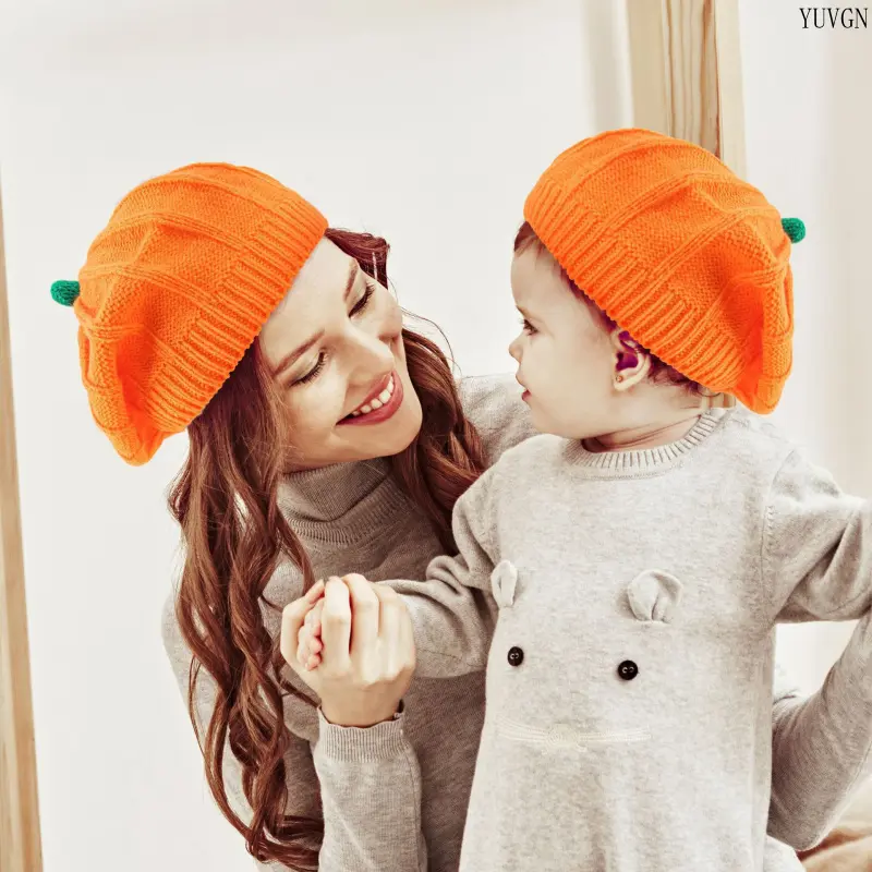 Cute Pumpkin Knit Beret Hat, Pom‑pom Decor Orange Crochet Skull Cap, Soft Warm Stretch Autumn Winter Headwear, Spooky Season Accessory, Fit for Halloween Party, Daily Outfit, Holiday Photograph‑Shoots