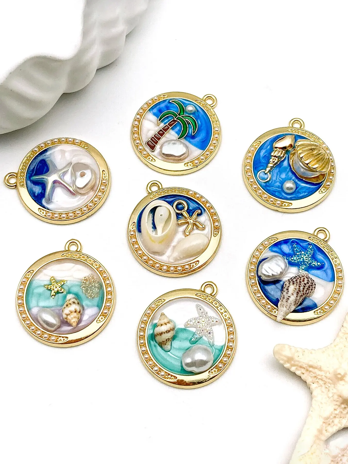 7pcs Enamel Ocean Starfish Shell Beach Charm French Retro Exquisite Gold-plated Beach Style Round Pendant DIY with Charms Necklace, Earrings, Keychain Accessories, Beachy Vibes Jewelry