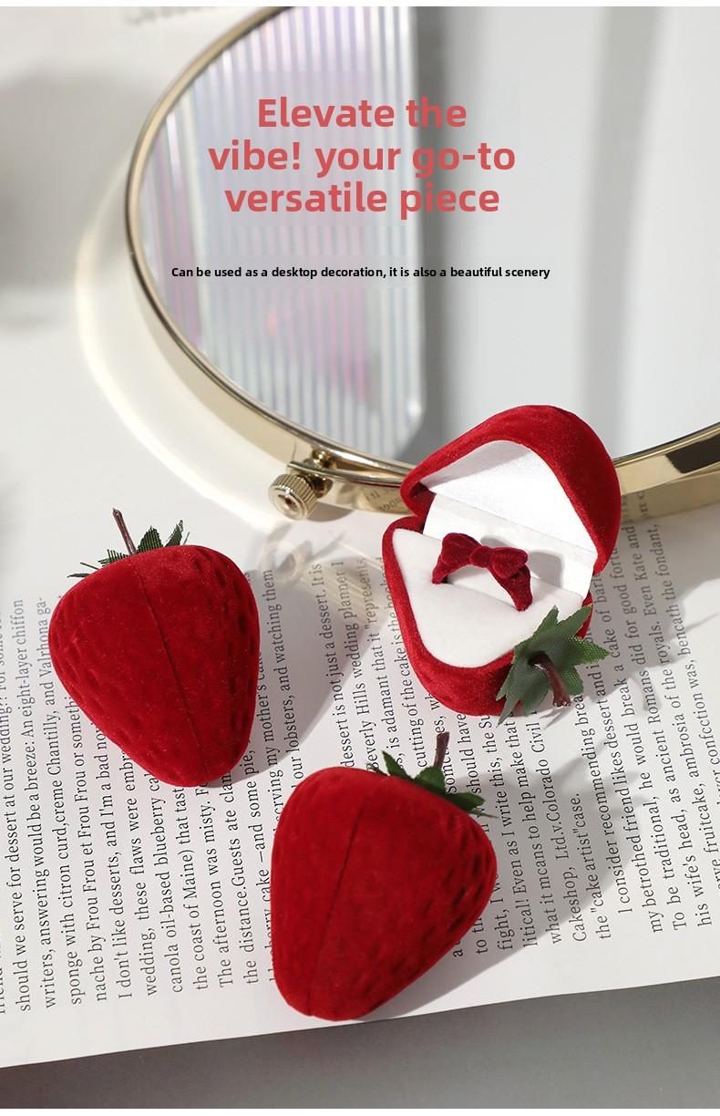 Strawberry ring box, cute children's jewelry box, velvet-lined storage gift box, accessory box, gift box