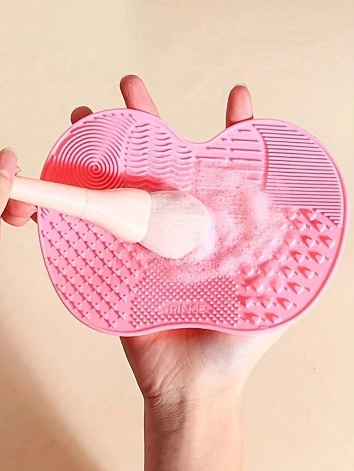 1 Pack Silicone Apple Scrub Pad With Suction Cup Silicone Scrub Pad Beauty Tool Scrub Pad Makeup Brush Cleaning Pad Daily Cleaning Beauty Brush Makeup Brush Scrub Pad Portable Case Storage Cosmetics Storage Makeup