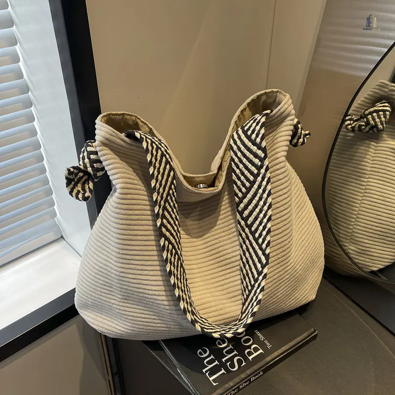Women's Large Fabric Canvas Tote Bag - Aesthetic Urban Simplicity Shoulder Bag with Letter Print for Daily Commute & Shopping