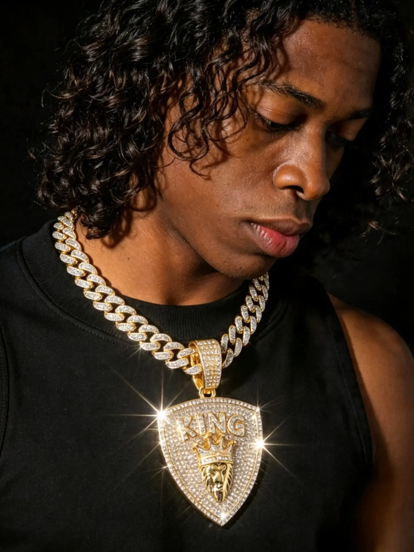 European Style Rhinestone Crown Lion Shield Pendant Necklace, Thick Cuban Chain, Trendy Hip Hop Jewelry for All Seasons
