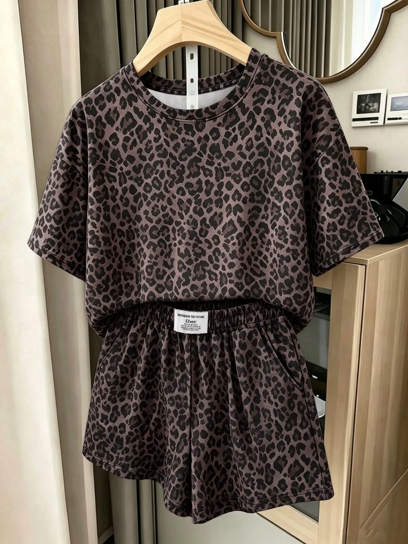 Women's 2-Piece Set, Comfortable Leopard Print Loose Fit Short Sleeve T-Shirt and Elastic Waist Shorts, Casual All-Season