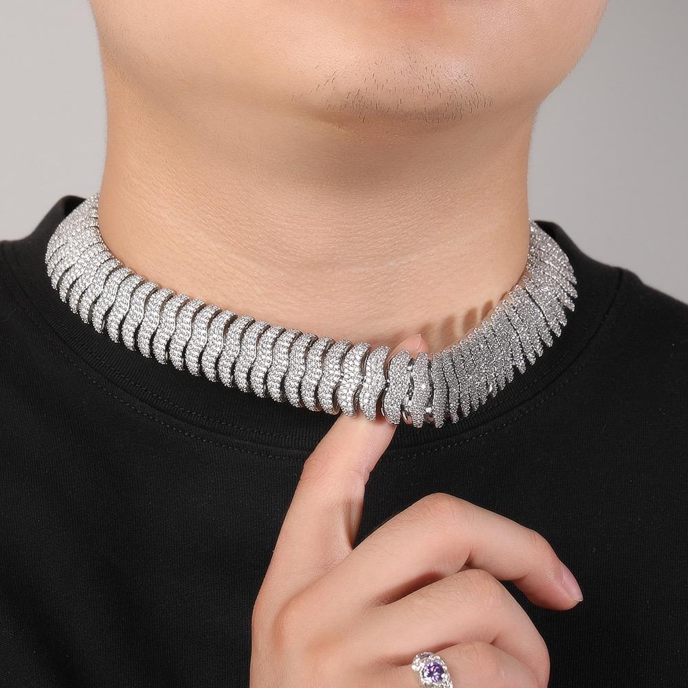 [ICE HUE]18K Gold Vacuum Plated Copper with 5A+ Sri Lanka Zircon Centipede Necklace Miami Italy Mexico & Micro Inspired for Women & Men Luxury Jewelry,Daily Wear,Casual Fashion,Gift Idea,Chicano,Classic,Hip Hop,Simple,Sporty Style