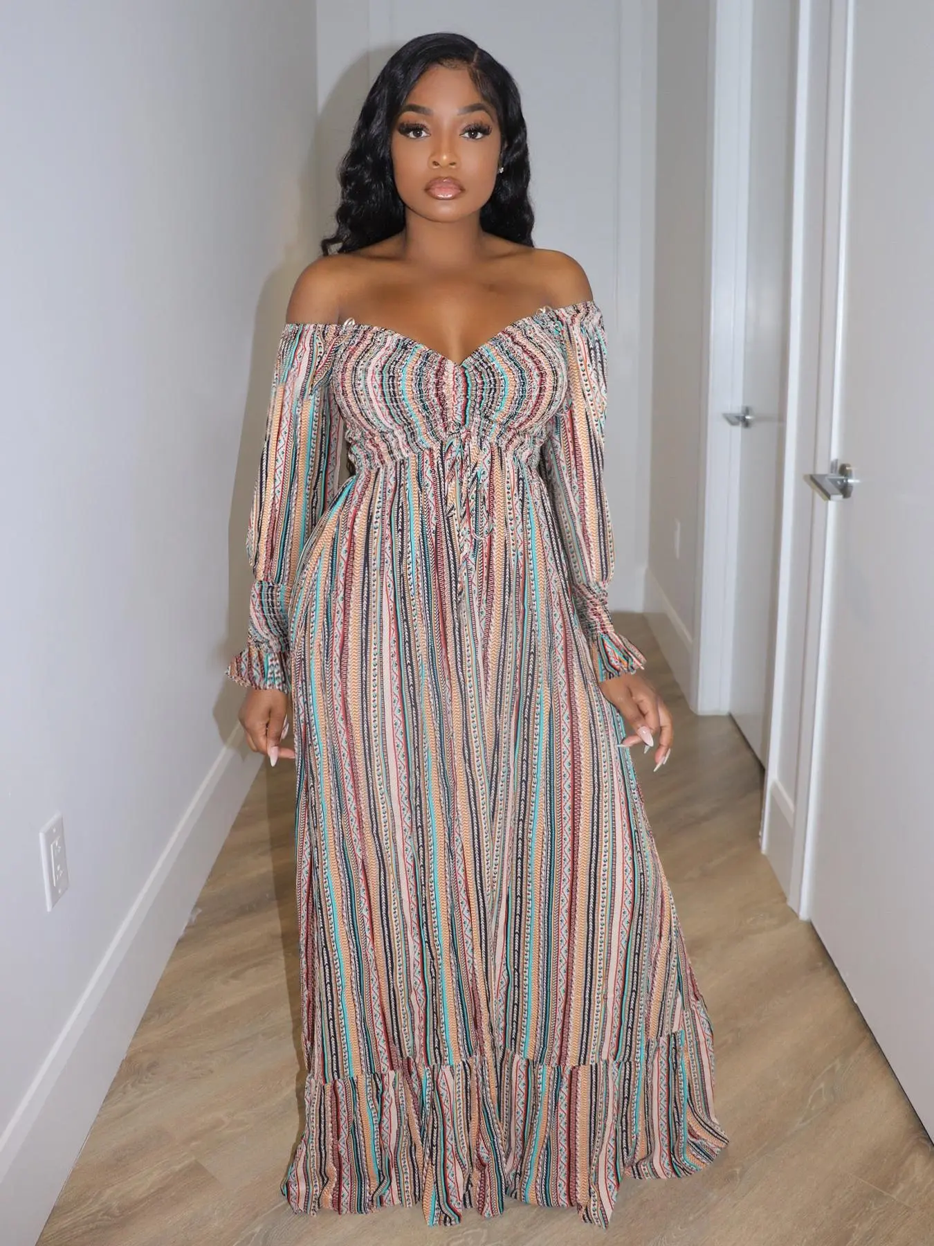 Tw536 Elegant One-Shoulder Pleated Dress, Striped Ruched Design, Loose-Fit, Spring & Fall Fashion, Women's Chic Dress