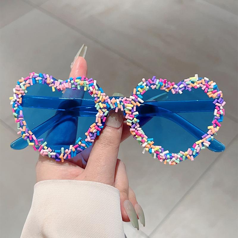 Y2K Retro Heart-Shaped Sunglasses for Men & Women Cute Candy Pink Punk Party Glasses Vintage Outdoor Festival Cosplay Fashion Accessory