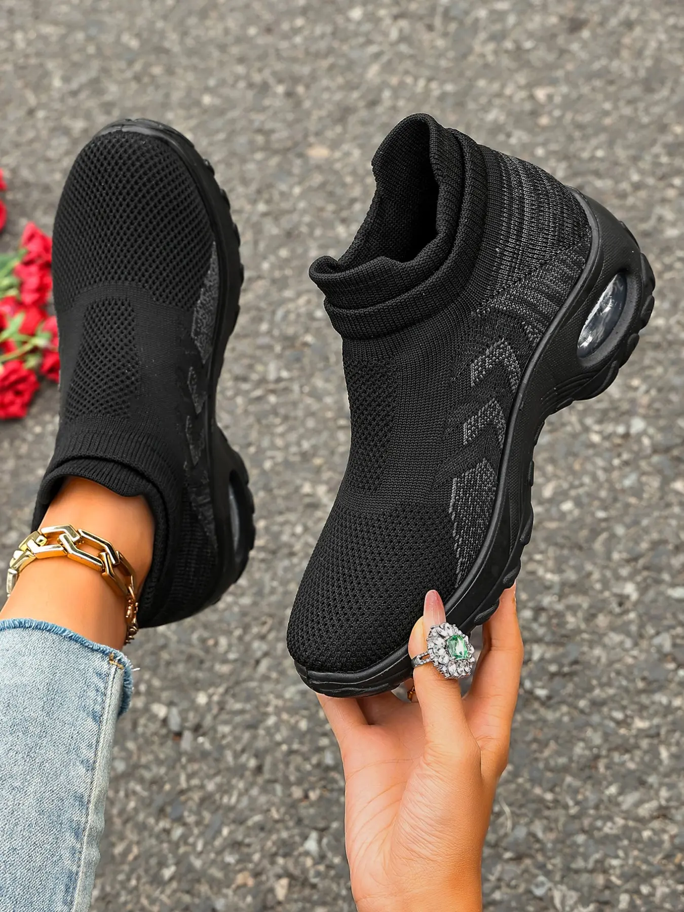 Women's Breathable Slip-On Sports Shoes, Athletic Leisure Shoes, Soft Sole Anti-Slip Mom Shoes, Casual Walking Shoes, Mesh Air Cushion Design, Non Slip Sneakers
