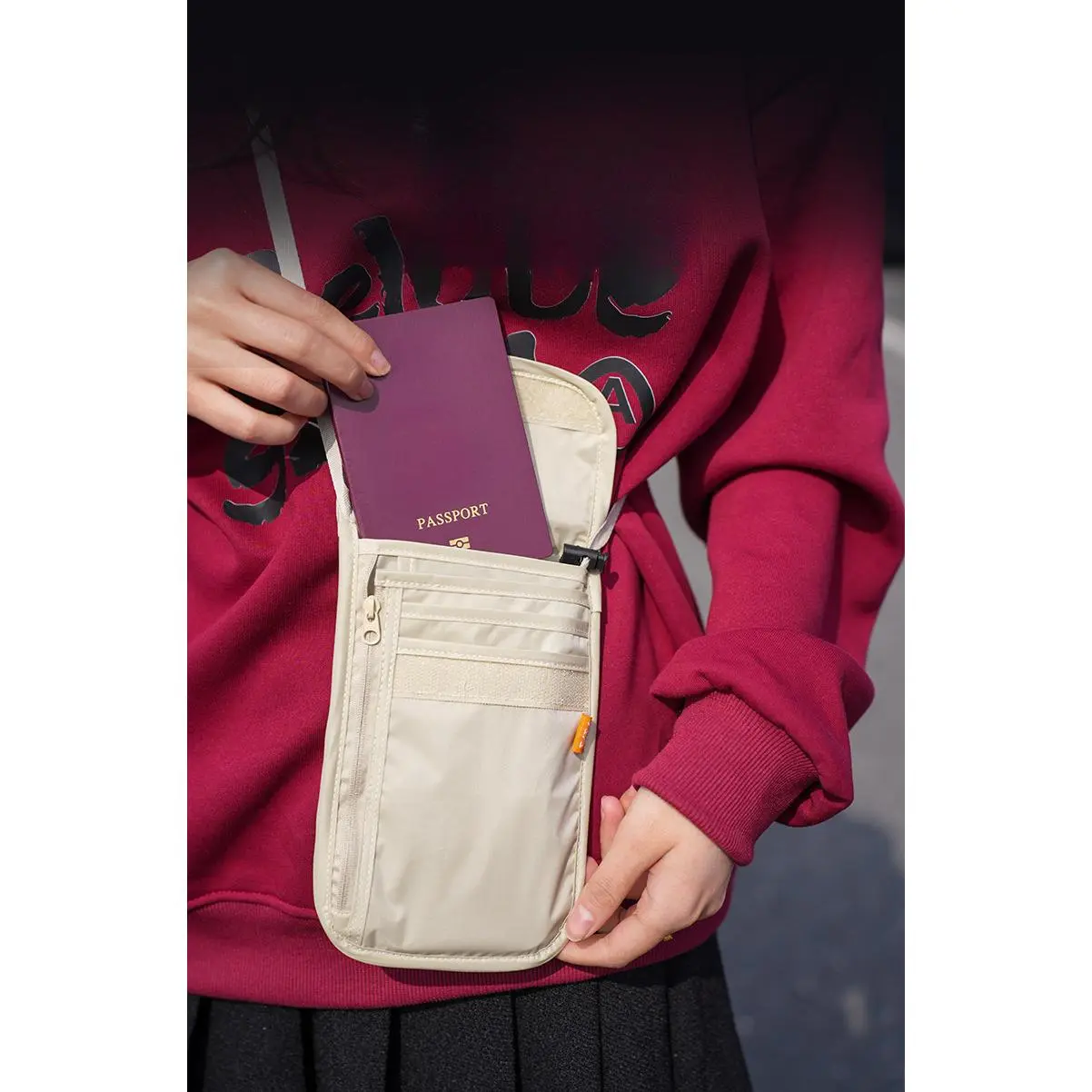 Anti-RFID Travel Neck Wallet, Passport Holder, Neck Hanging Pouch, Close-Fitting Travel Case for Passport, Phone, Cards & Cash