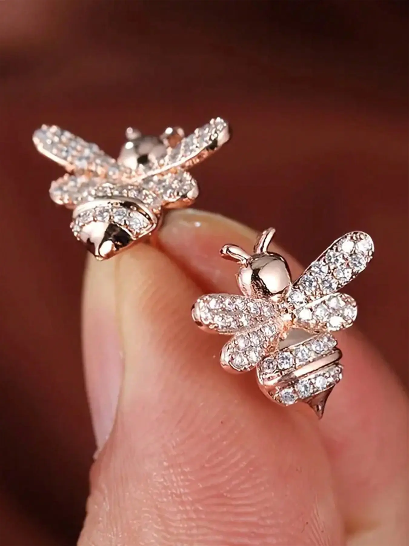 1 Pair Gorgeous Cubic Zirconia Bee Stud Earrings For Women For Wedding Engagement Anniversary Party Jewelry Valentine's Day Gift CZ Earrings