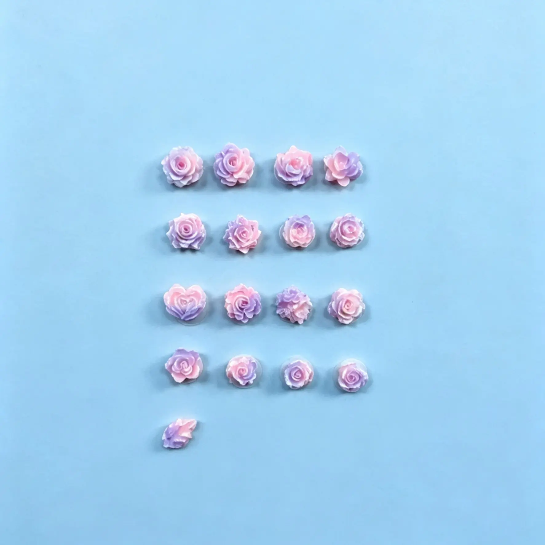 500 Pcs Soft Resin Flowers 3 Colors Set, 3D Glow in Dark Nail Charms, Soft Flexible Flatback for Nail Art DIY Jewelry Craft, Nail Art Decoration