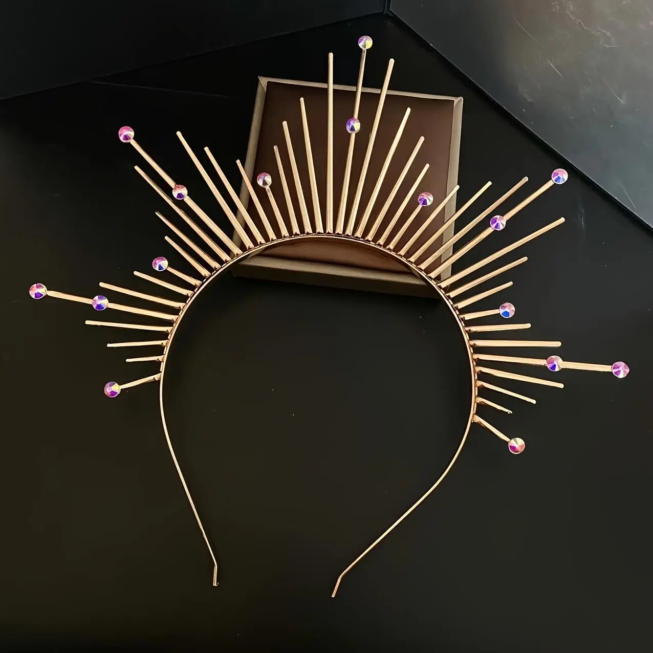 A European And American Madonna Halo Headband Crown Headdress Goddess Fashion Show Headband Additions Travel Party Headband Inlaid with Imitation Rhinestones Sparkling
