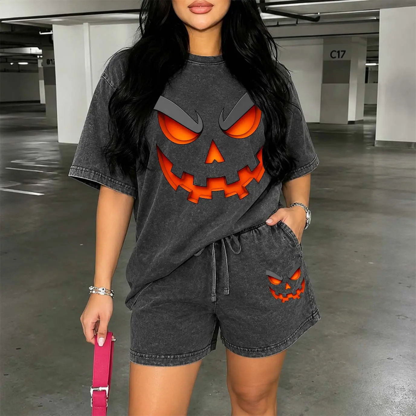 Women's Washed Cotton Shorts Two-Piece Set: A Uniquely Styled Halloween Ghost-Themed Party Outfit. Featuring Vivid Pumpkin-Lantern Grimace Patterns, And Pumpkin Designs. Also Suitable As Casual Summer Loungewear.