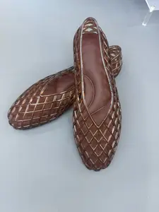 New Crystal Jelly Shoes, European and American Fashion, Comfortable Flat Sandals, Casual Mesh Slippers, Women's Dress Pairing Footwear