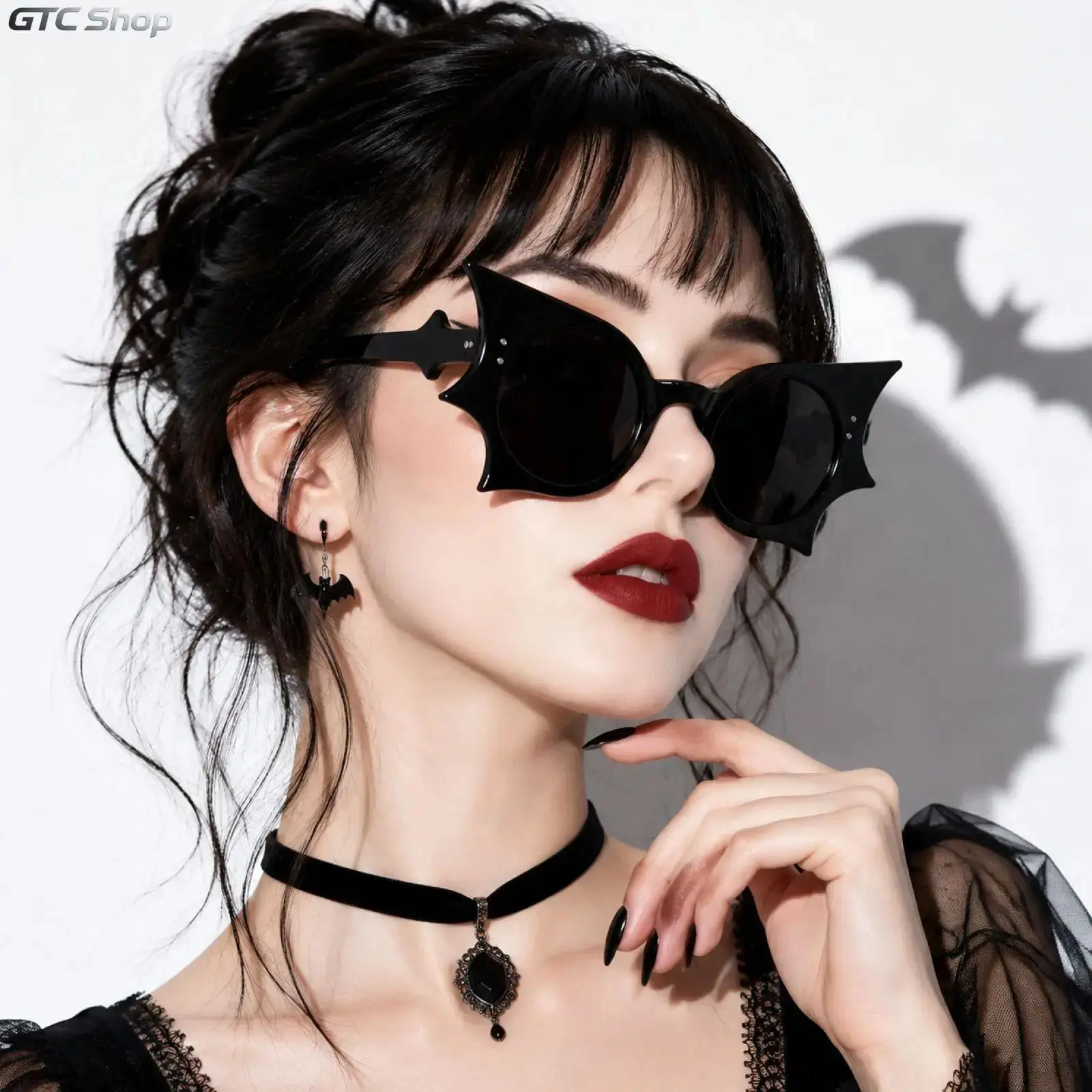 Butterfly Bat Shaped Halloween Novelty Sunglasses, Unique Spooky Bat Wing Funny Gothic Party Shades, Unisex Fashion Decor Eyewear for Women Men, Ideal Accessory for Halloween Cosplay Club Night Daily Street Outfit & Themed Party Looks