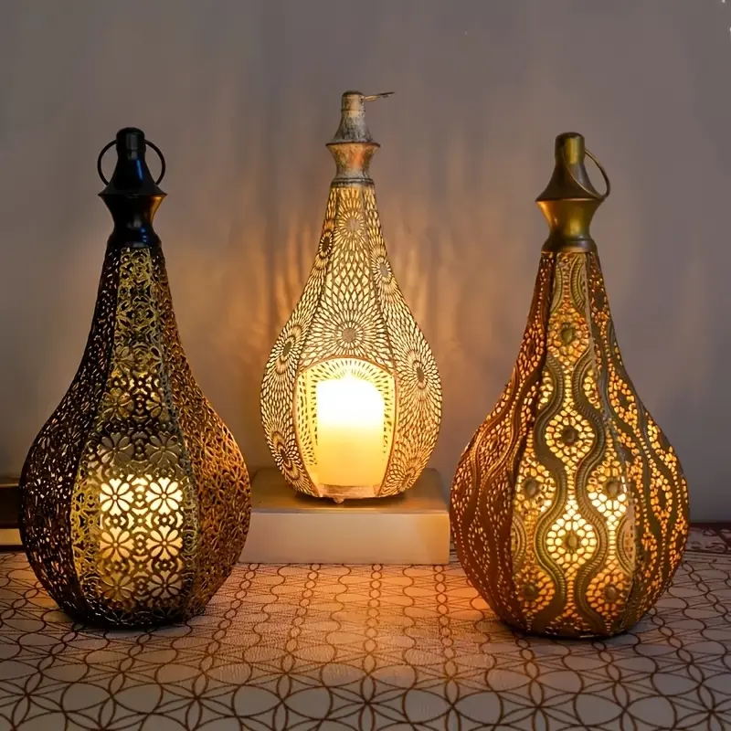Vintage Metal Lantern Candle Holder, Elegant Iron Lantern Decor, Decorative Tabletop Lantern for Home & Garden, Wedding Centerpiece, Party Decoration & Holiday Gift